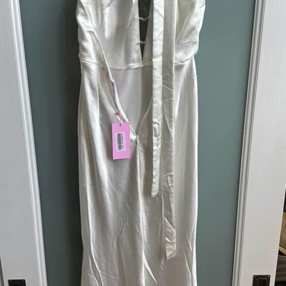 The Diamond MAXI- White Runaway the Label Dress - Picture 3 of 5